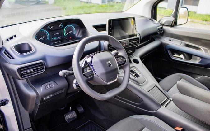 Peugeot Rifter cena 250500 przebieg: 10, rok produkcji 2024 z Sompolno małe 301